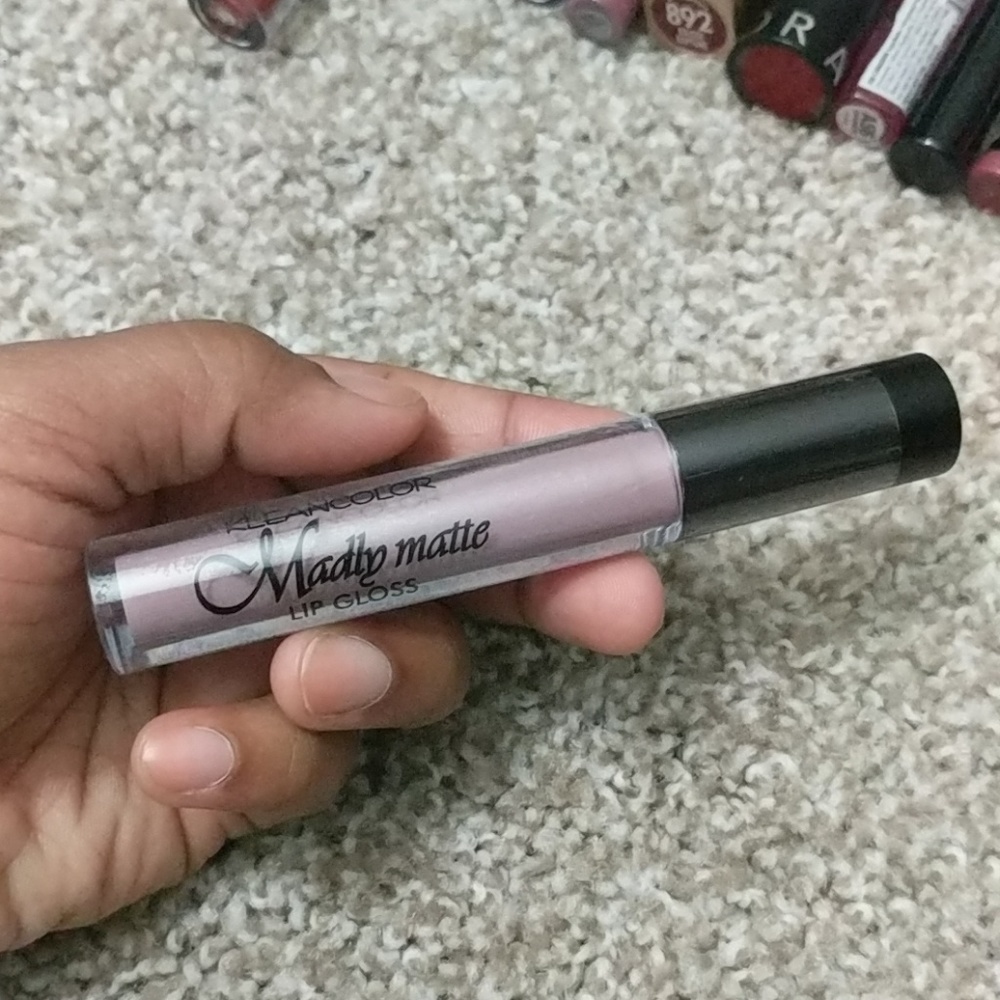 KLEANCOLOR Madly Matte lip gloss